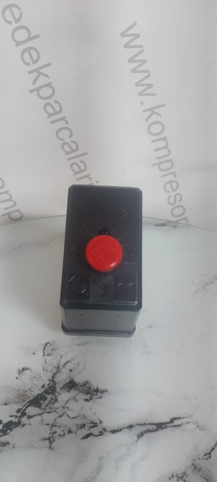 KIRMIZI BUTONLU BASINÇ ŞARTELİ 220V 1\4 GİRİŞ