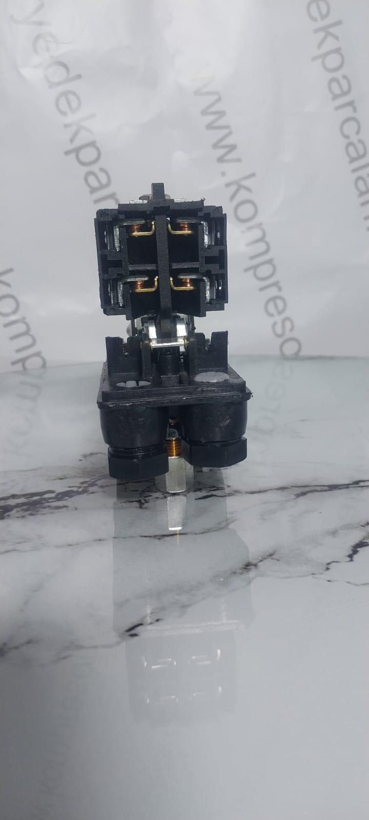 KIRMIZI BUTONLU BASINÇ ŞARTELİ 220V 1\4 GİRİŞ - Görsel 3